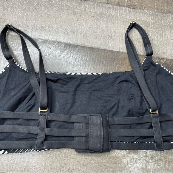 NWOT Pilyq Geometric Diamond Embroidered Lila Bikini Top size D - Picture 7 of 11